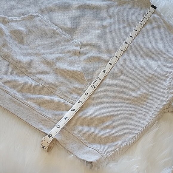 VICTORIA'S SECRET Gray Cropped Thermal Drop Shoulder Athleisure Lounge Top Sz M - Picture 9 of 10